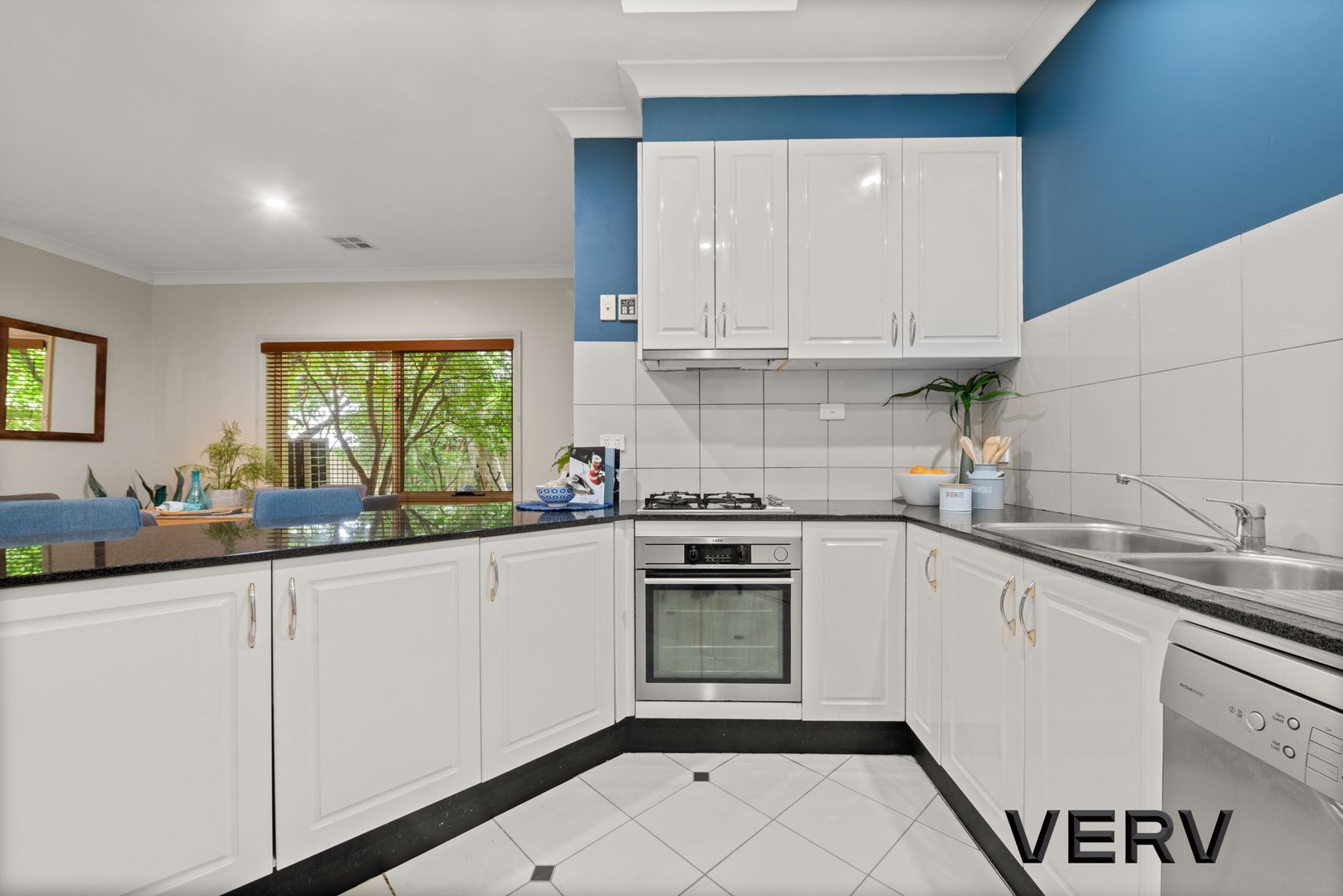 2/11 Chaffey Crescent, Ainslie ACT 2602, Image 2