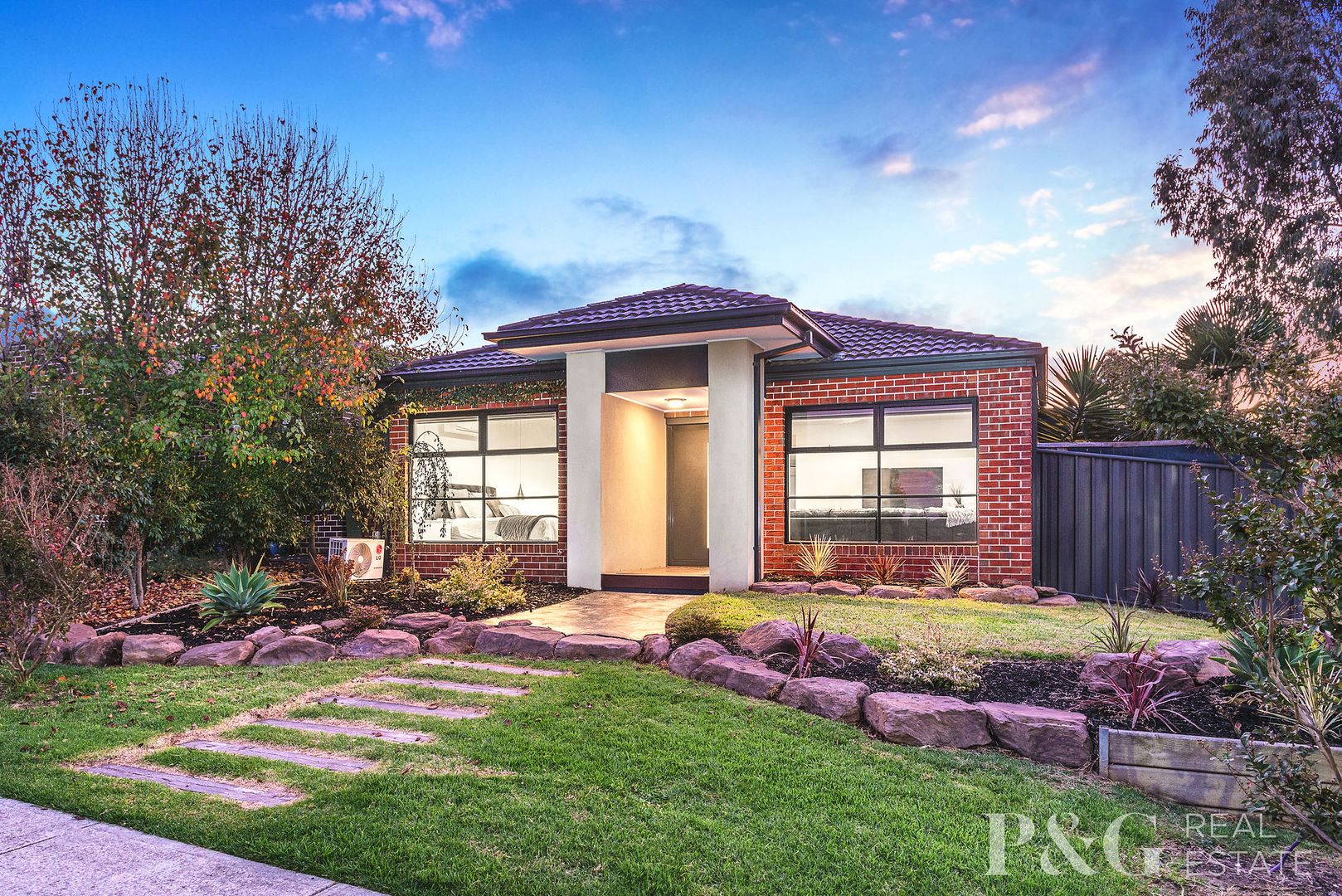 1 Paratea Lane, Cranbourne North VIC 3977