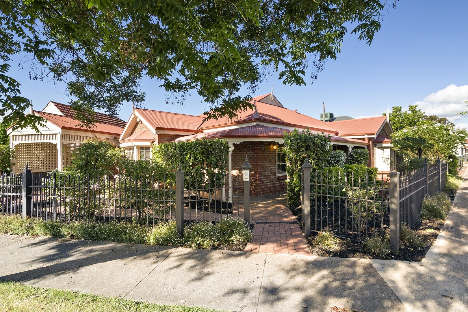 27 Ruthven Avenue, Glandore SA 5037, Image 0