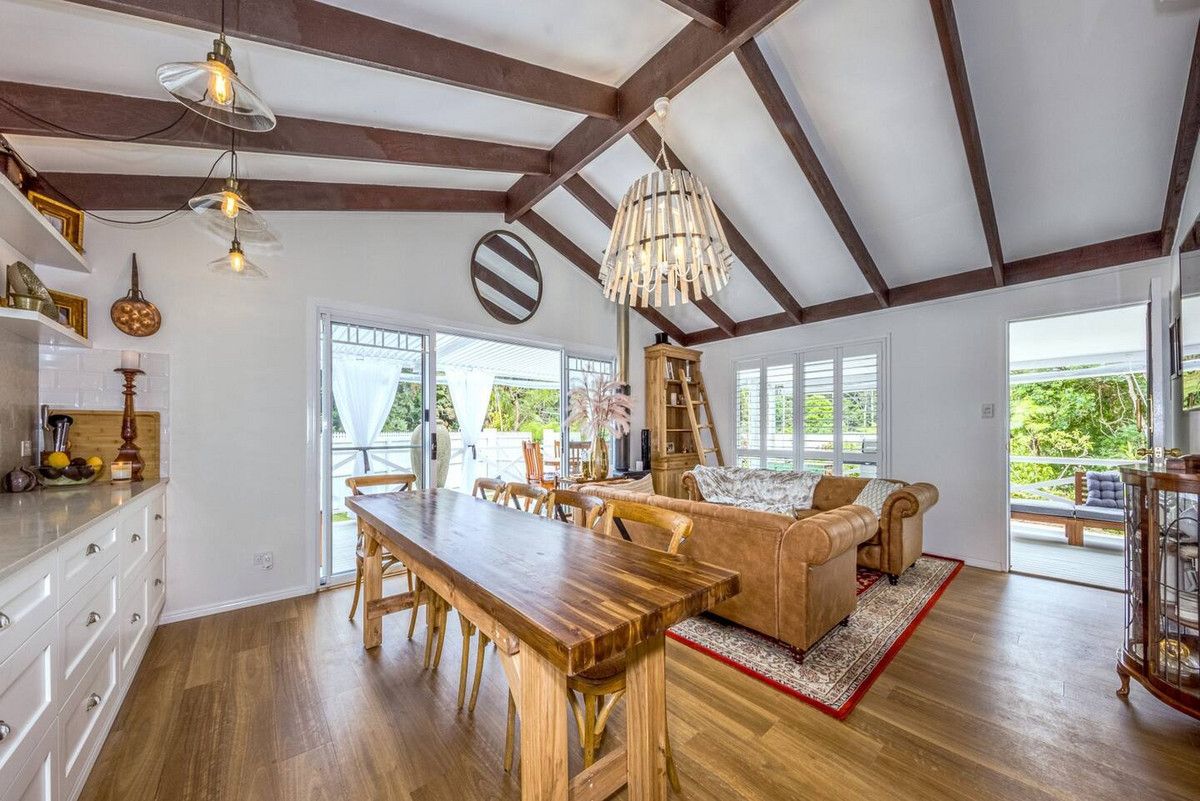 3 bedrooms House in 4 Apo Court TAMBORINE MOUNTAIN QLD, 4272