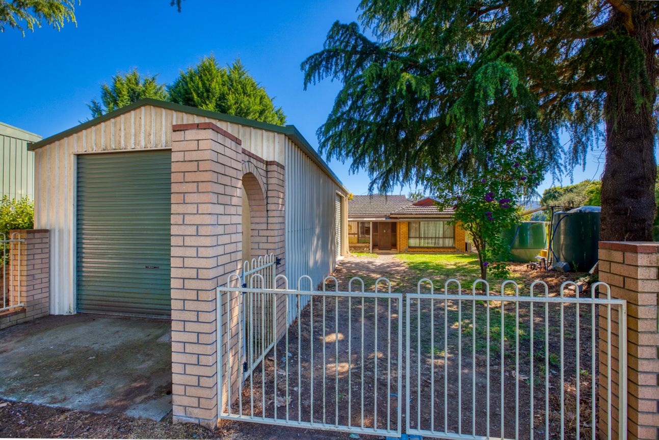 3745 Omeo Hwy, Eskdale VIC 3701, Image 2