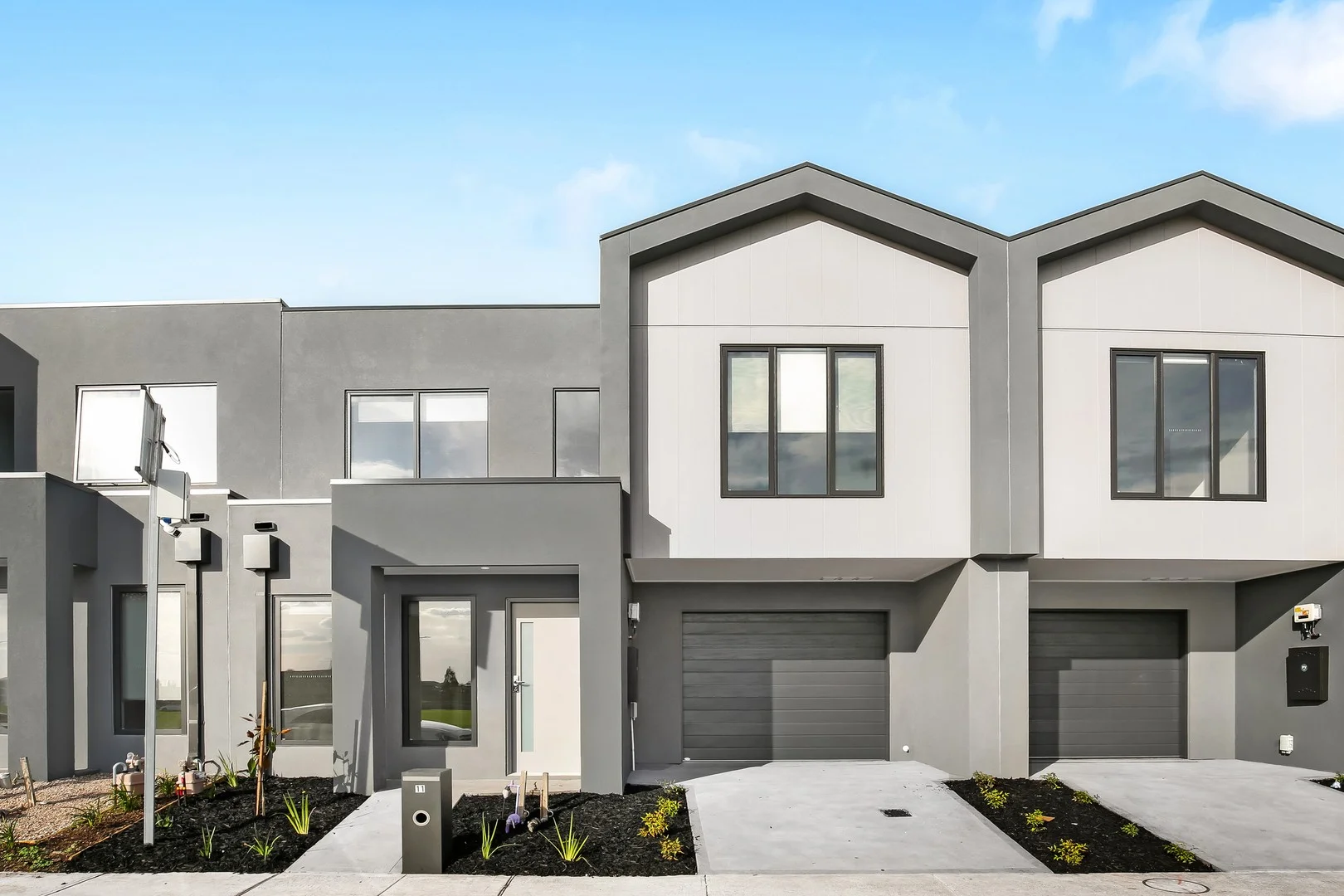 11 Picture St, Mambourin VIC 3024