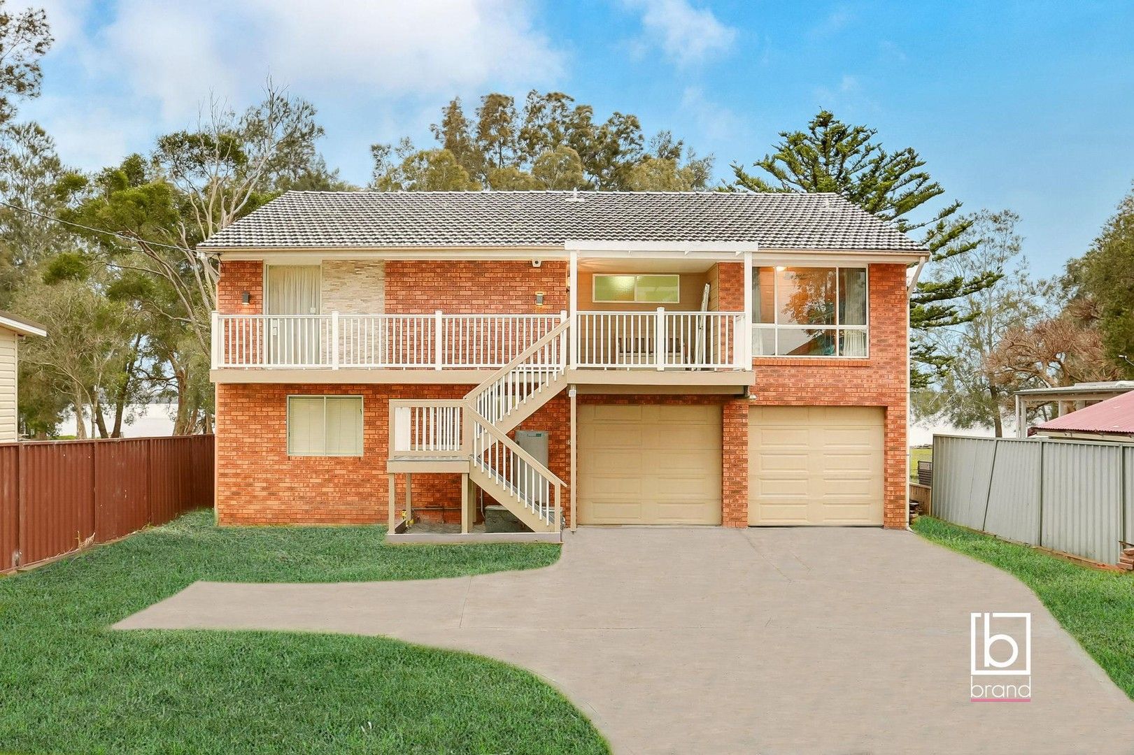 4 bedrooms House in 55 Panorama Avenue CHARMHAVEN NSW, 2263