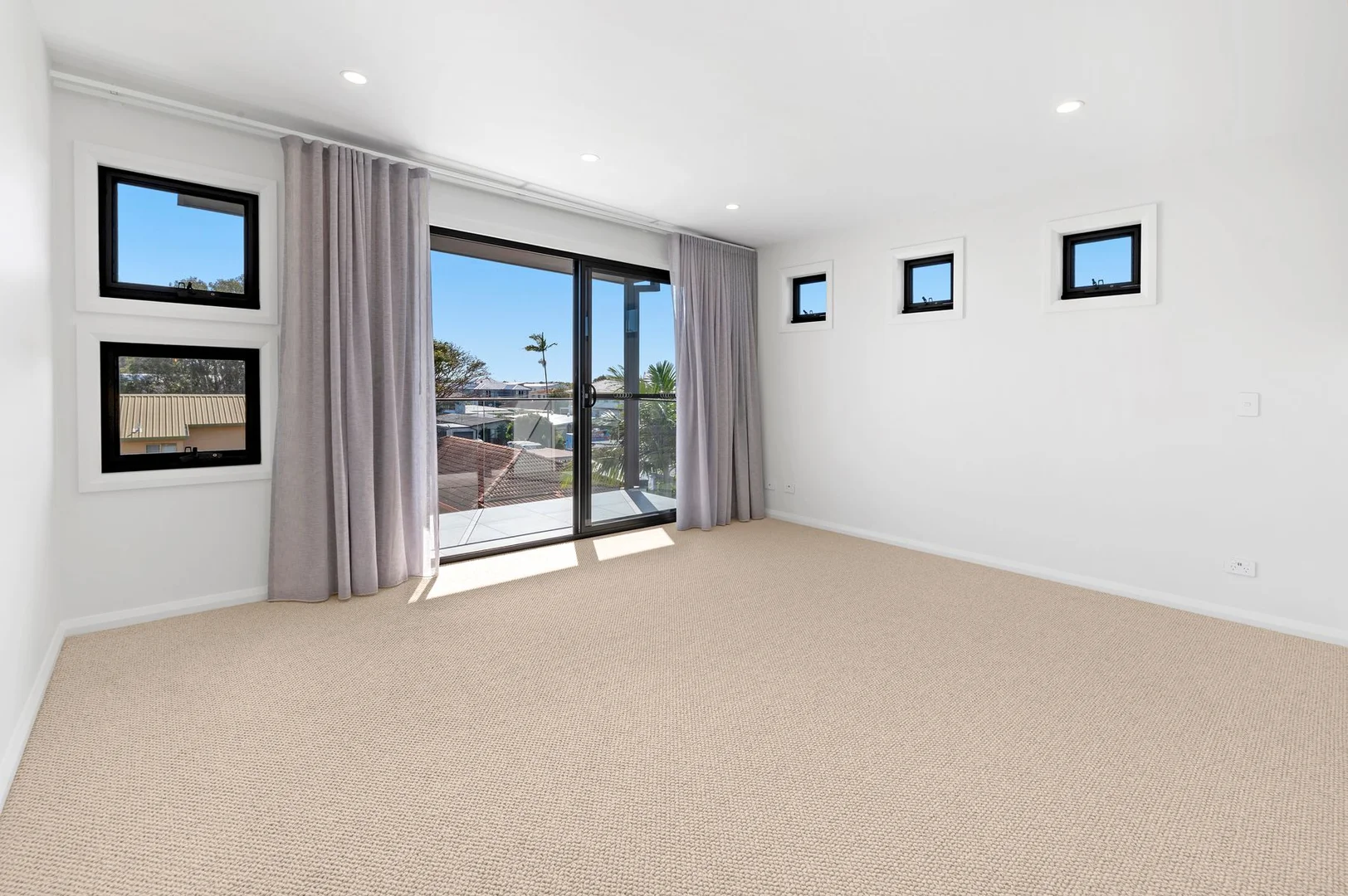 Additional image 21 of 1/31 Nankeen Avenue, Paradise Point QLD 4216