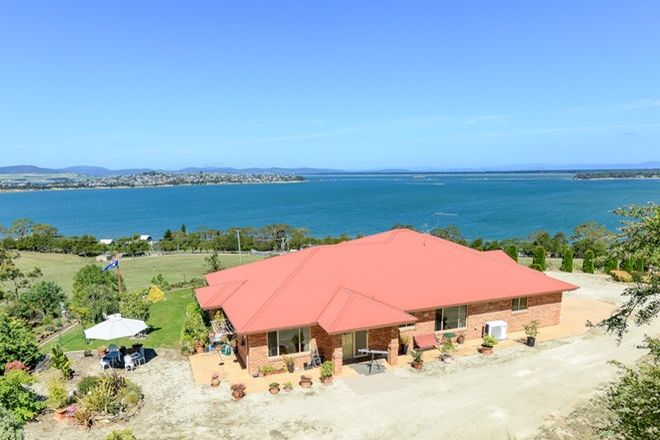 Picture of 500 Shark Point Road, PENNA TAS 7171