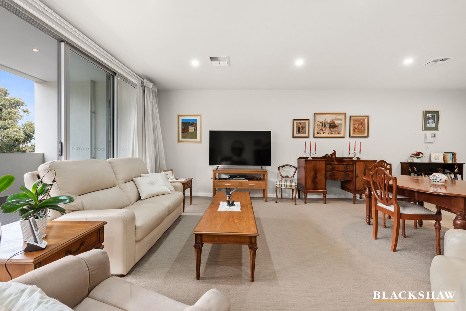 18/28 Canberra Avenue, Forrest ACT 2603, Image 2