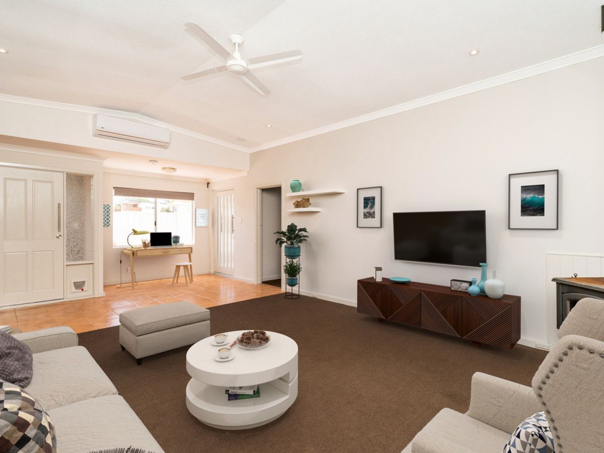 4 bedrooms House in 1/98 Cohn Street KEWDALE WA, 6105