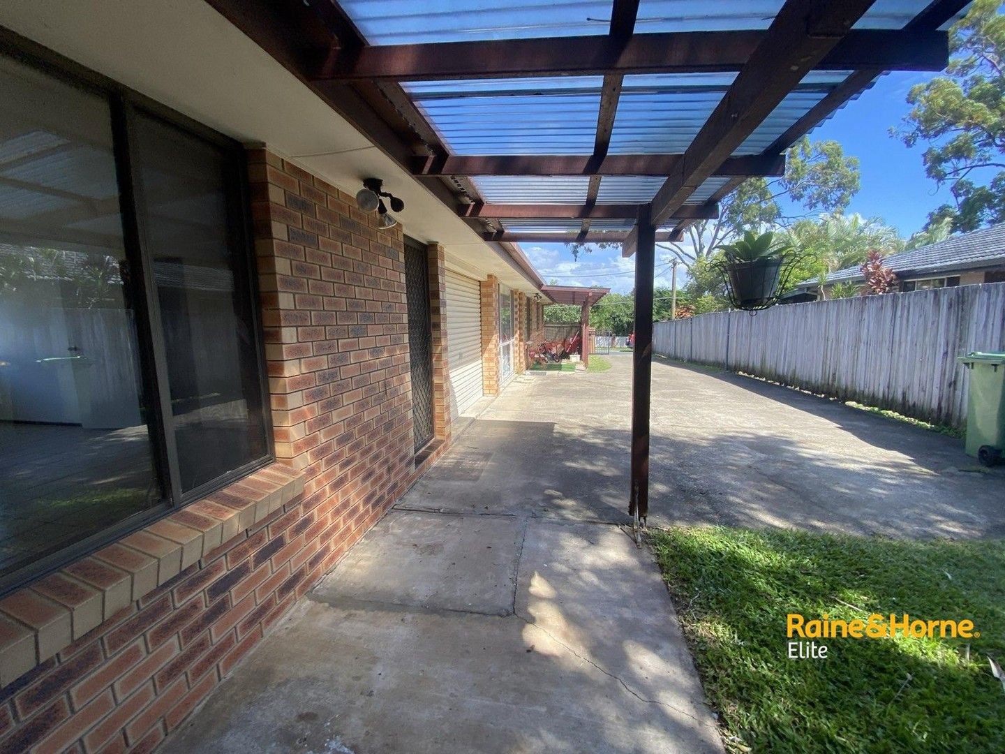 3 bedrooms Duplex in 2/24 Anne Street SOUTHPORT QLD, 4215
