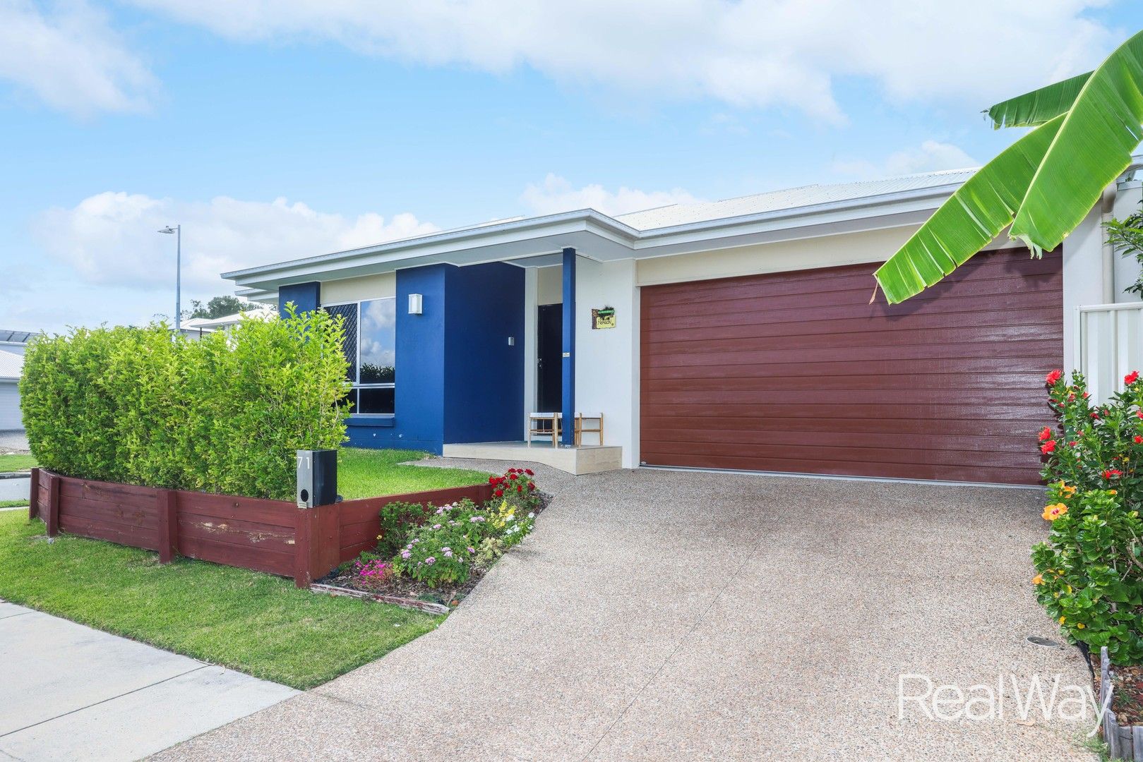 4 bedrooms House in 71 Logging Crescent SPRING MOUNTAIN QLD, 4300