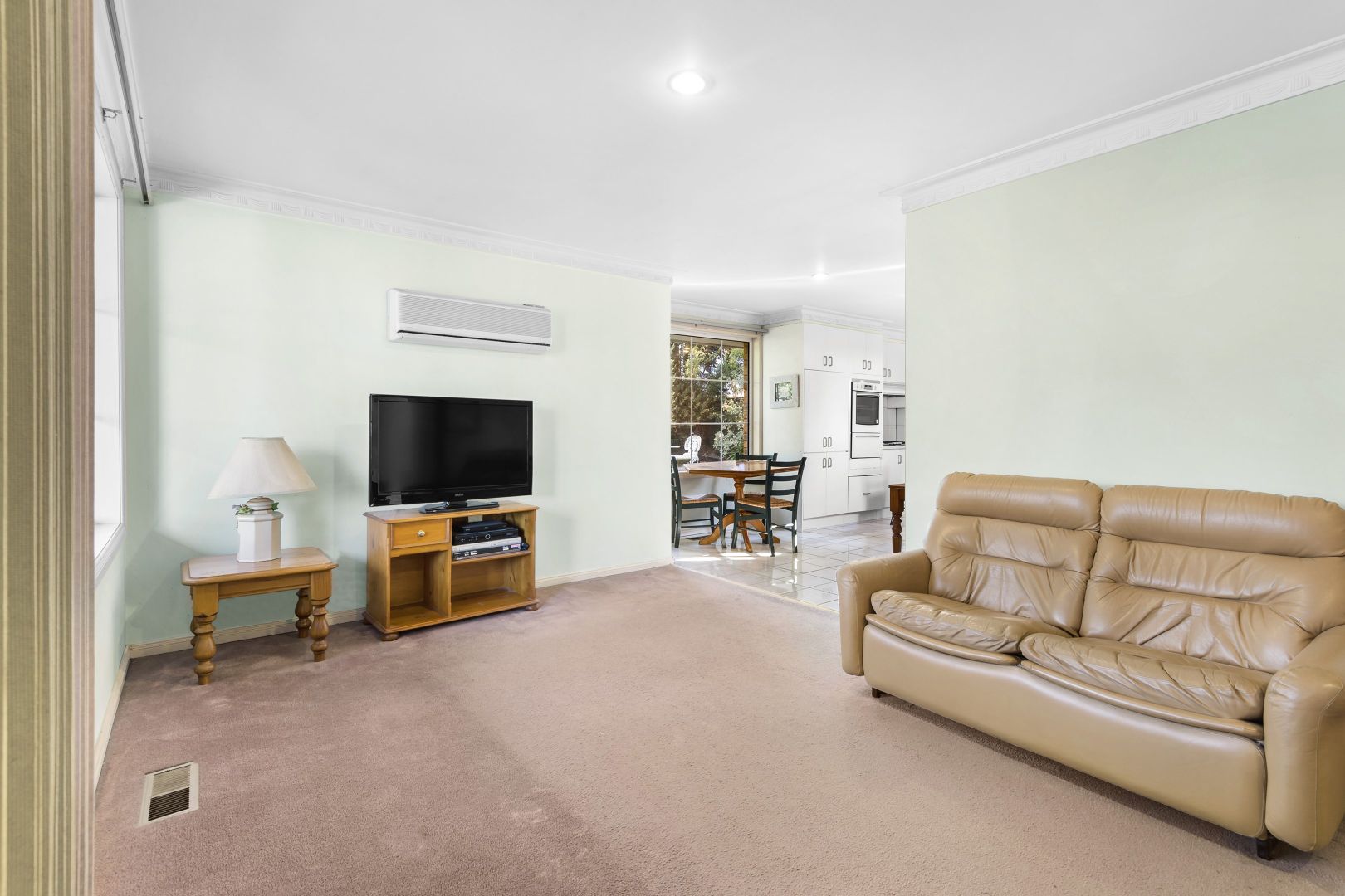 1/115 Ferntree Gully Road, Mount Waverley VIC 3149, Image 2