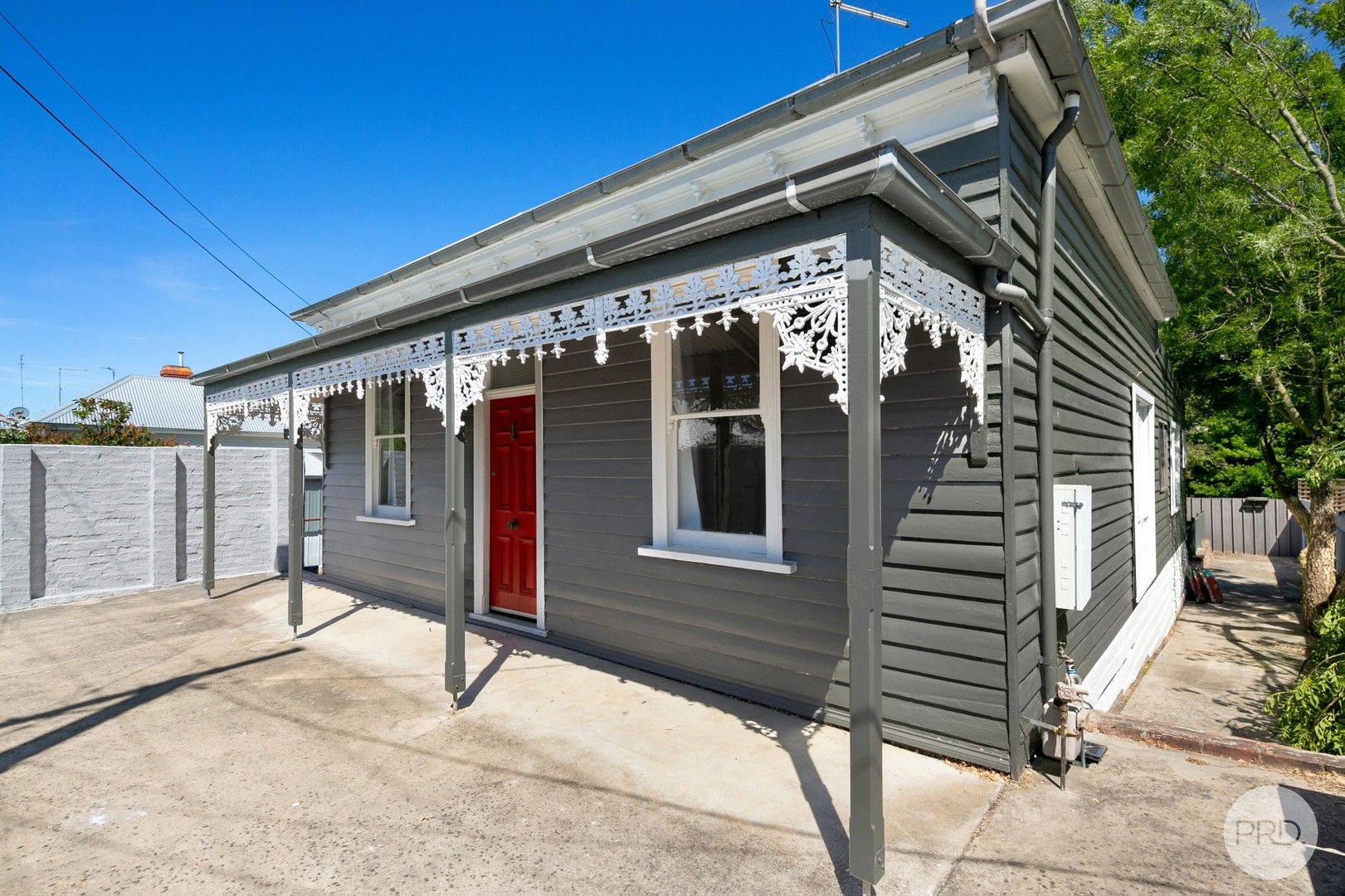 3 bedrooms House in 35 Little Clyde Street SOLDIERS HILL VIC, 3350