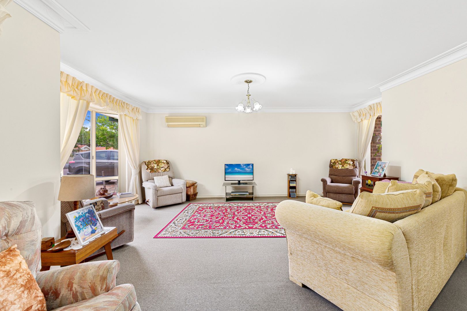 52 Christopher Crescent, Lake Haven NSW 2263, Image 2