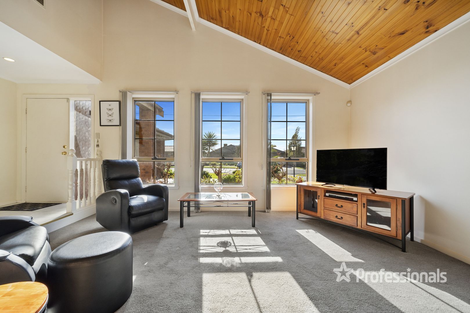 95 Virgilia Drive, Hoppers Crossing VIC 3029, Image 2