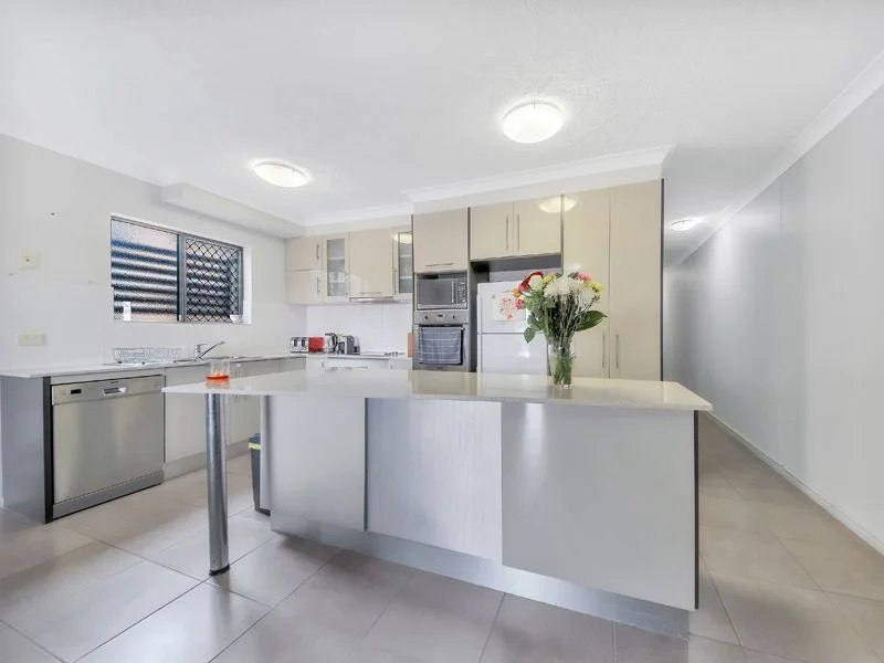 Additional image 3 of 2/41 Kirkland Avenue, Coorparoo QLD 4151