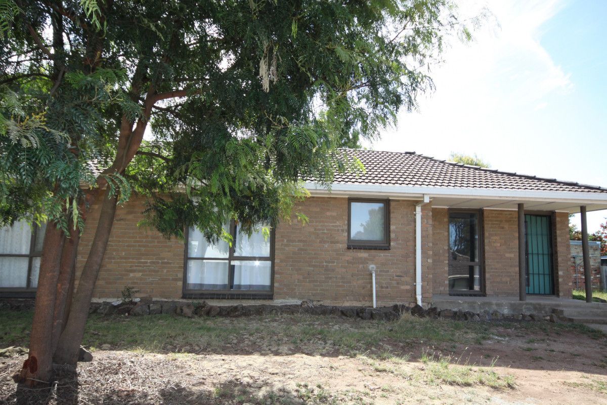 2 bedrooms Apartment / Unit / Flat in 2/4 Rathkeale Avenue MOUNT HELEN VIC, 3350