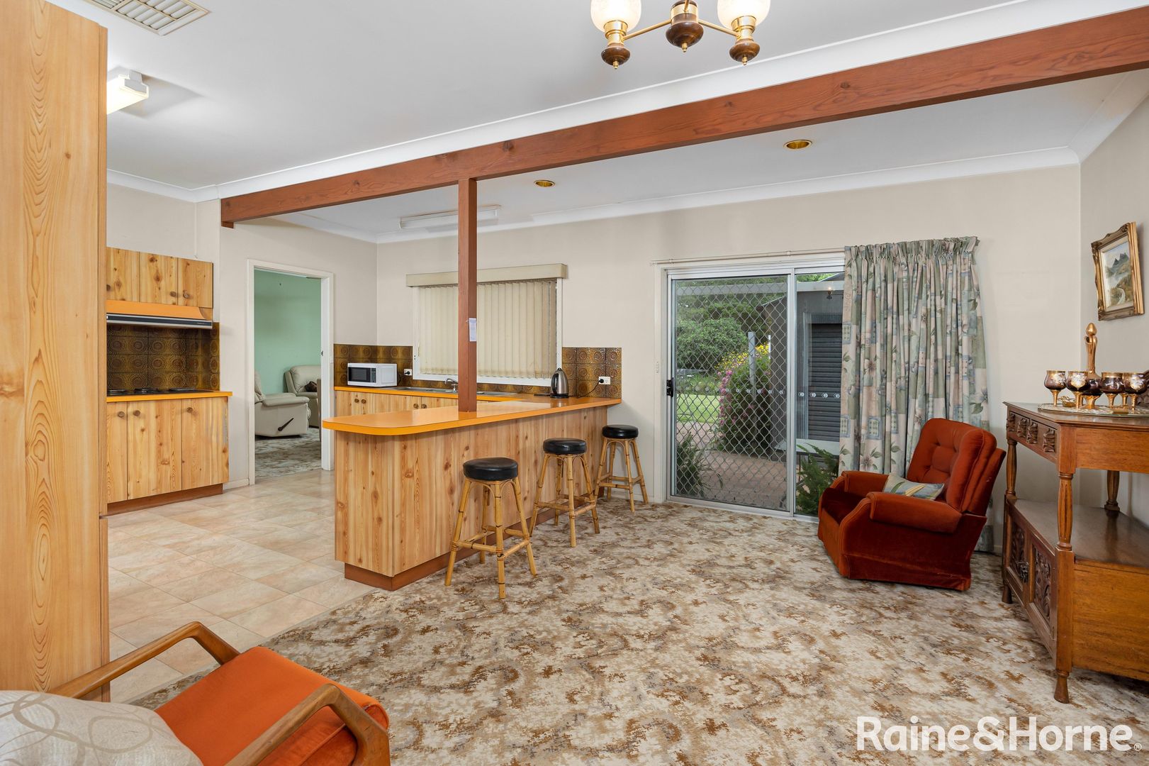 15 Nixon Crescent, Tolland NSW 2650, Image 1