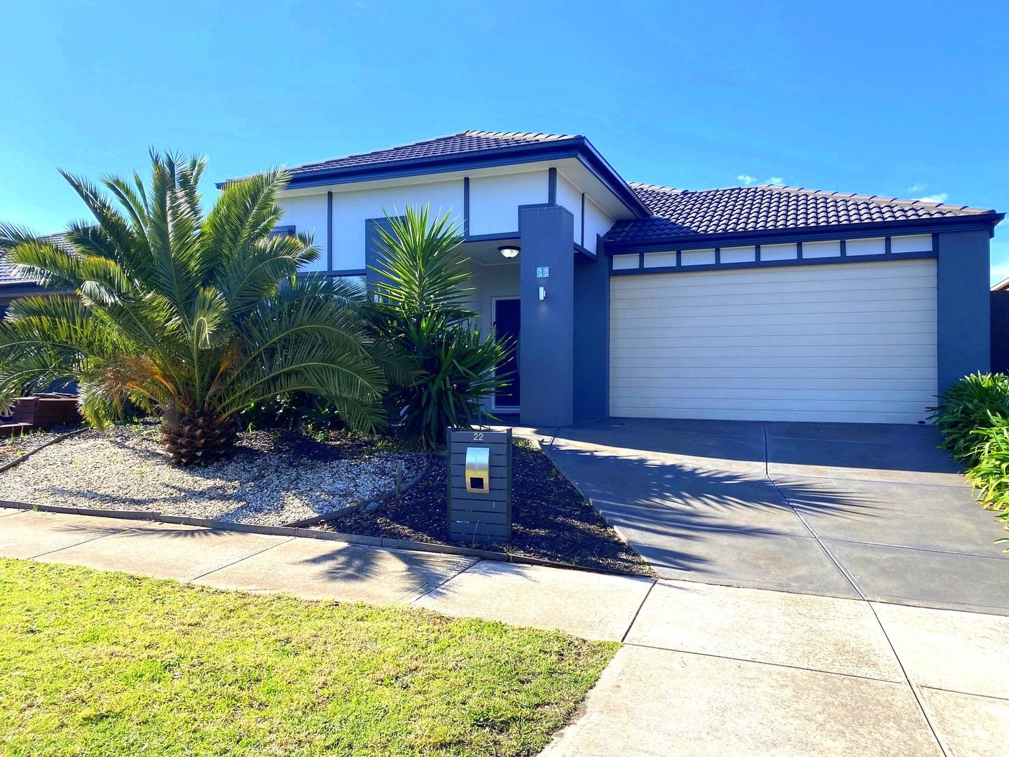 4 bedrooms House in 22 Corringa Way CRAIGIEBURN VIC, 3064