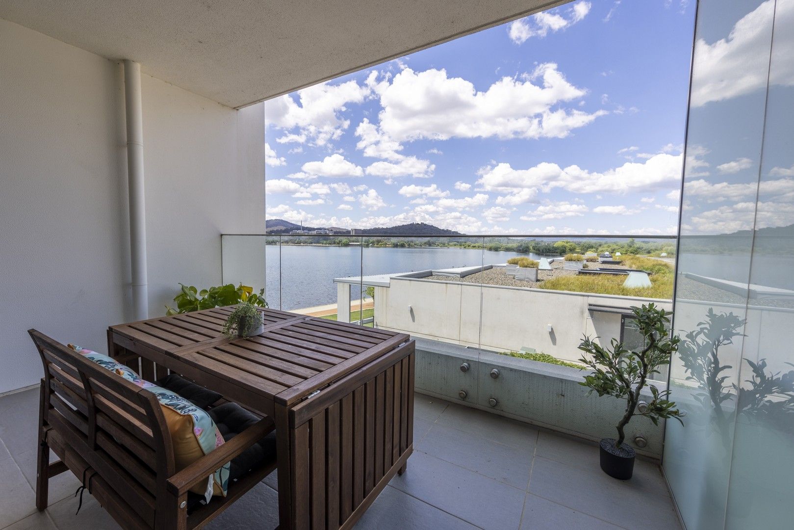 2 bedrooms Apartment / Unit / Flat in 97/11 Trevillian Quay KINGSTON ACT, 2604