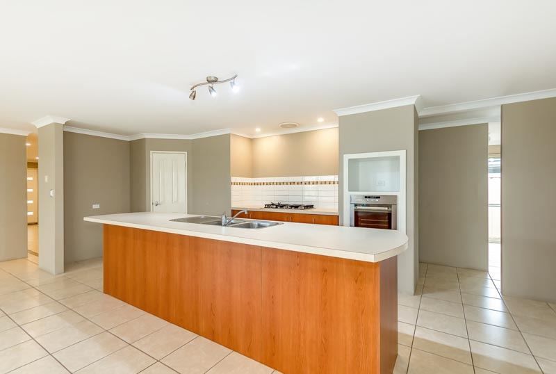 50 Litchfield Crescent, Carramar WA 6031, Image 2