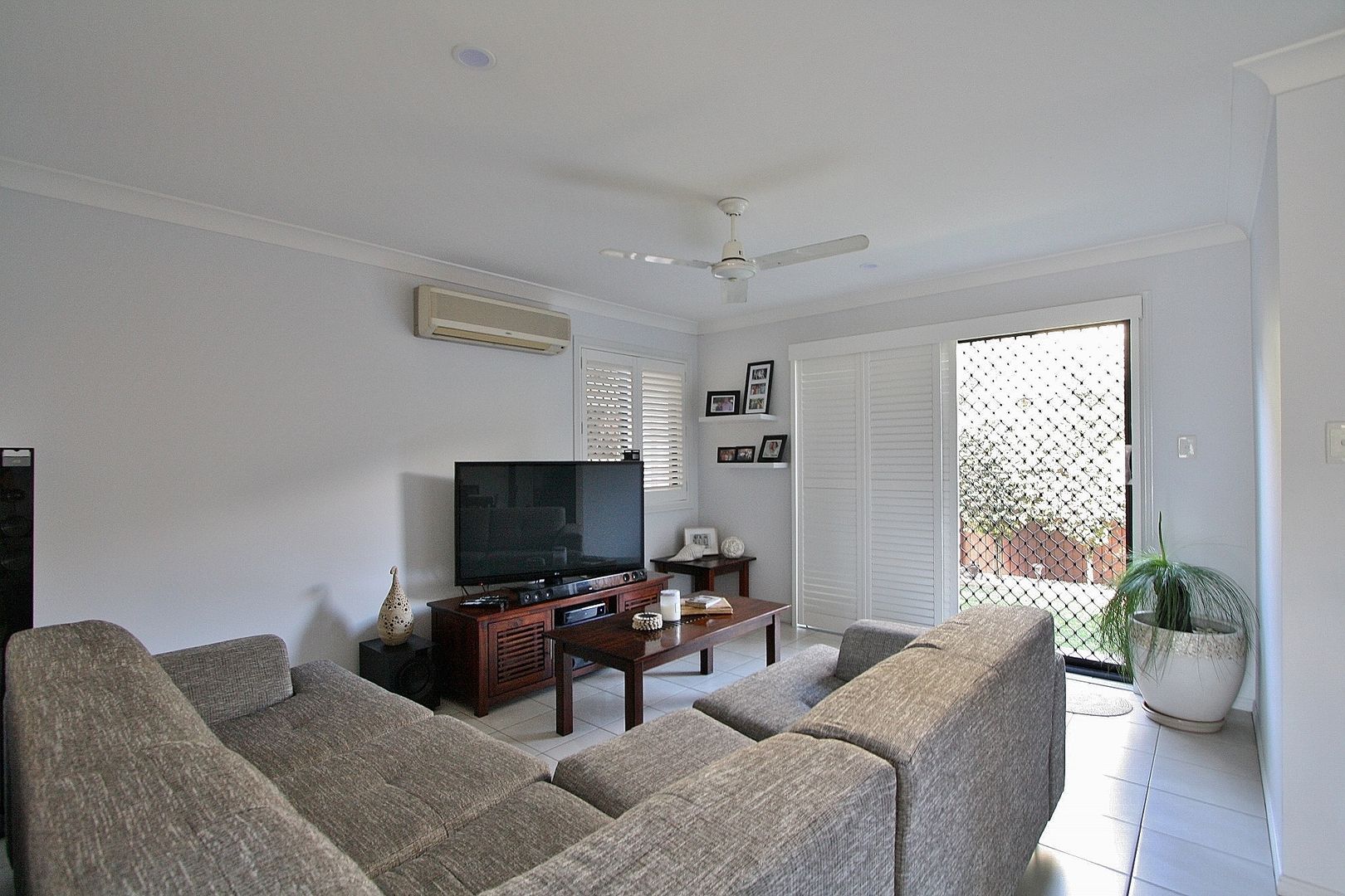 9/2 Prudence Court, Carina QLD 4152, Image 2