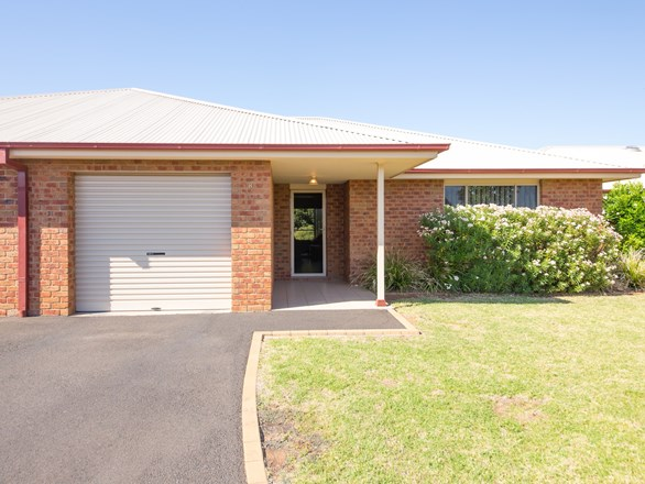 8/5 John Brass Place, Dubbo NSW 2830