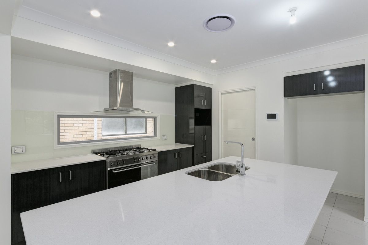 45 Gray Avenue, Corinda QLD 4075, Image 2