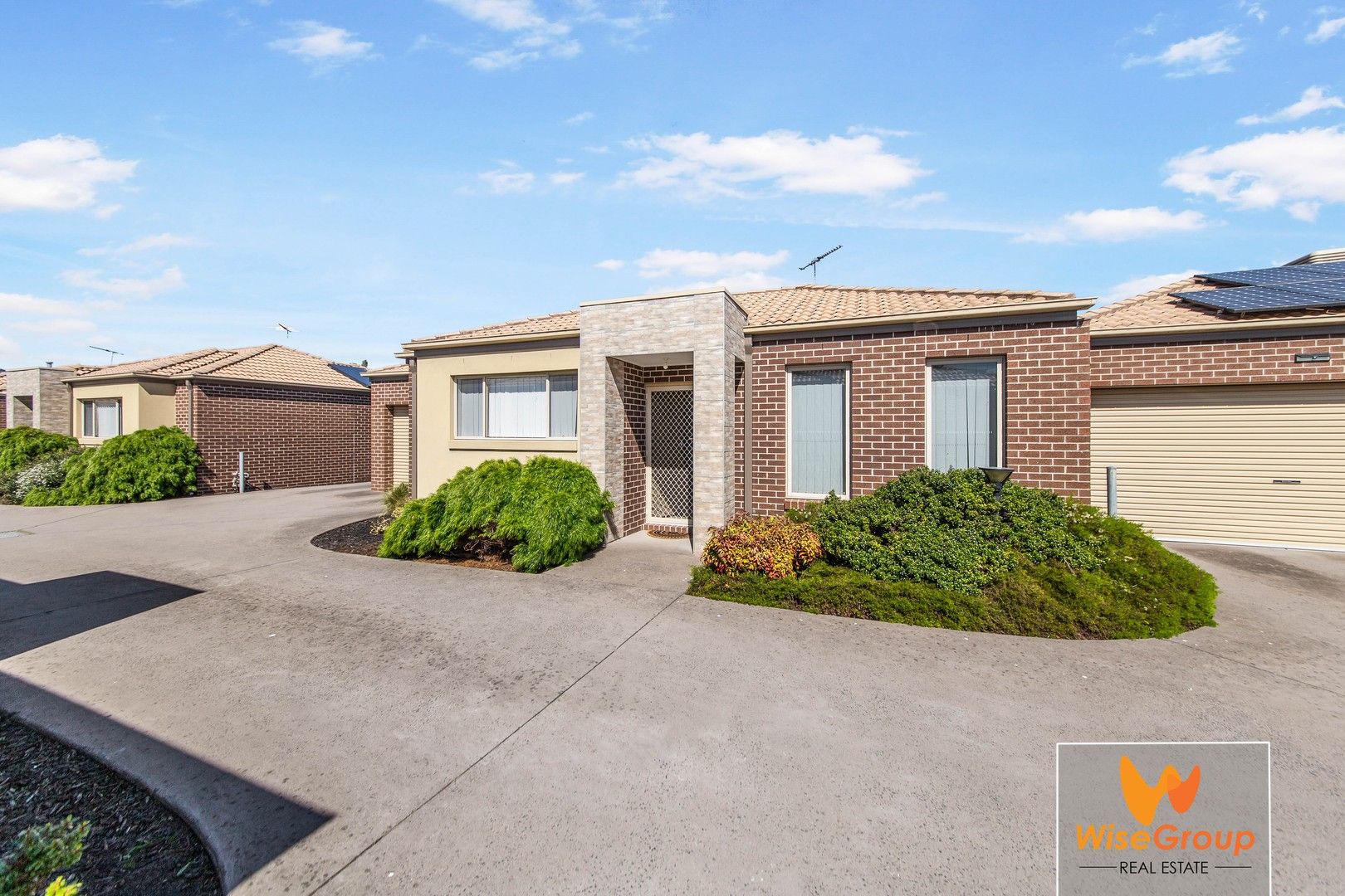 2/1 Walnut Way, Pakenham VIC 3810, Image 0