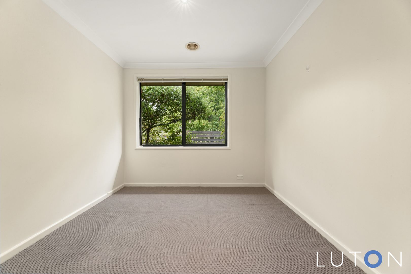 1/14 Harris Street, Hackett ACT 2602, Image 2