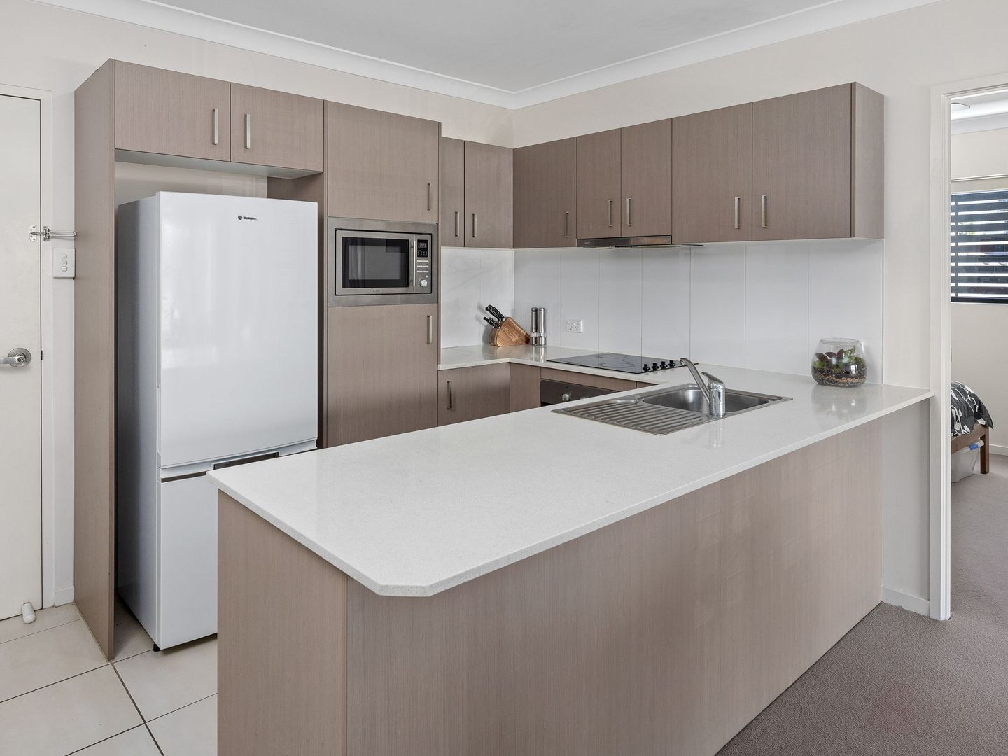 8/135 Cavendish Road, Coorparoo QLD 4151, Image 2