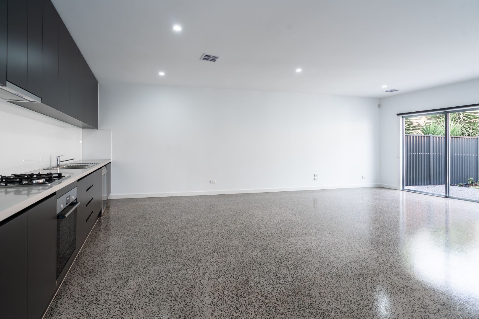 4/5 Nolan Avenue, Brooklyn VIC 3012, Image 1