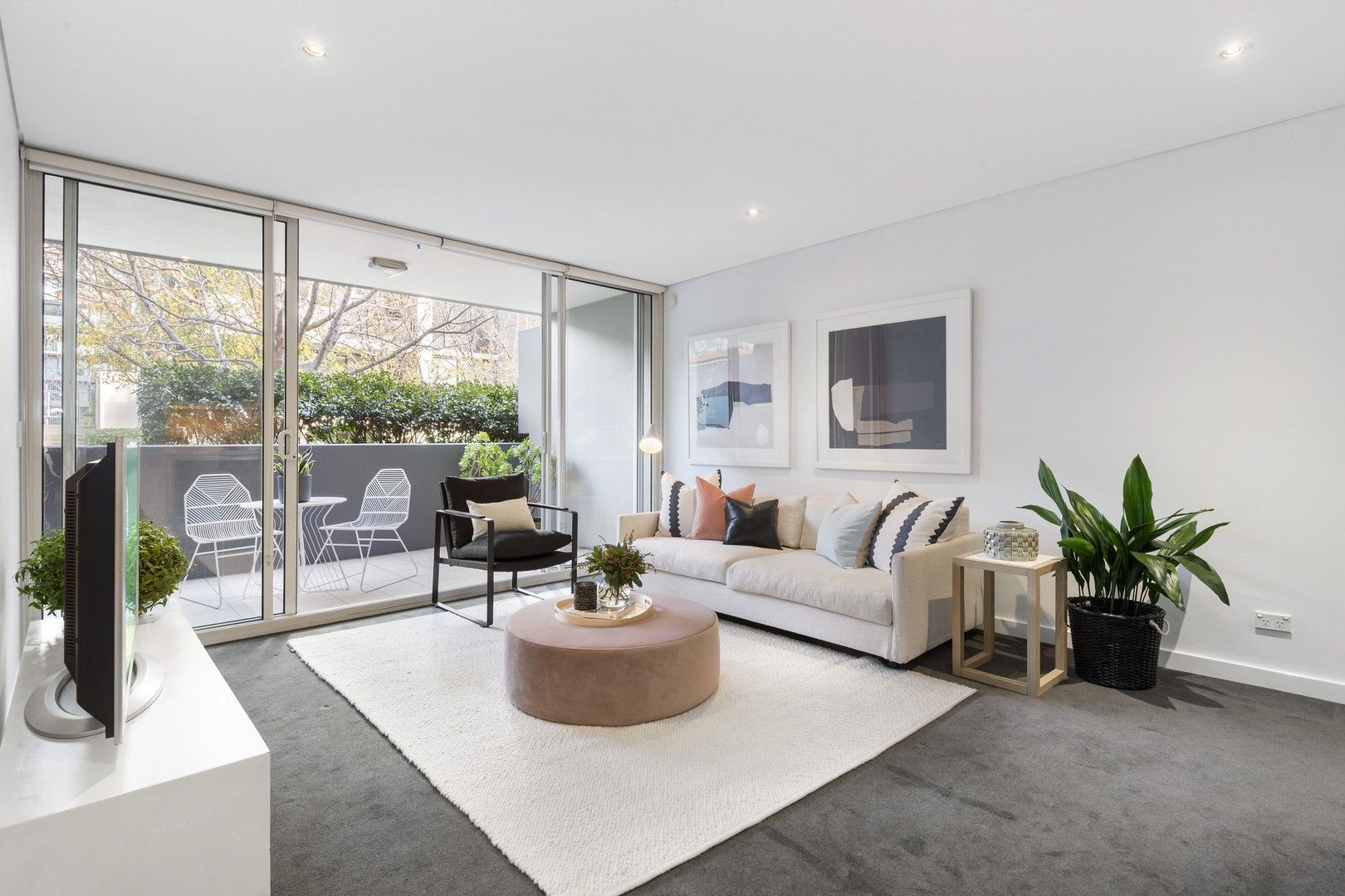1 bedrooms Apartment / Unit / Flat in 2/3 Chapel Mews SOUTH YARRA VIC, 3141