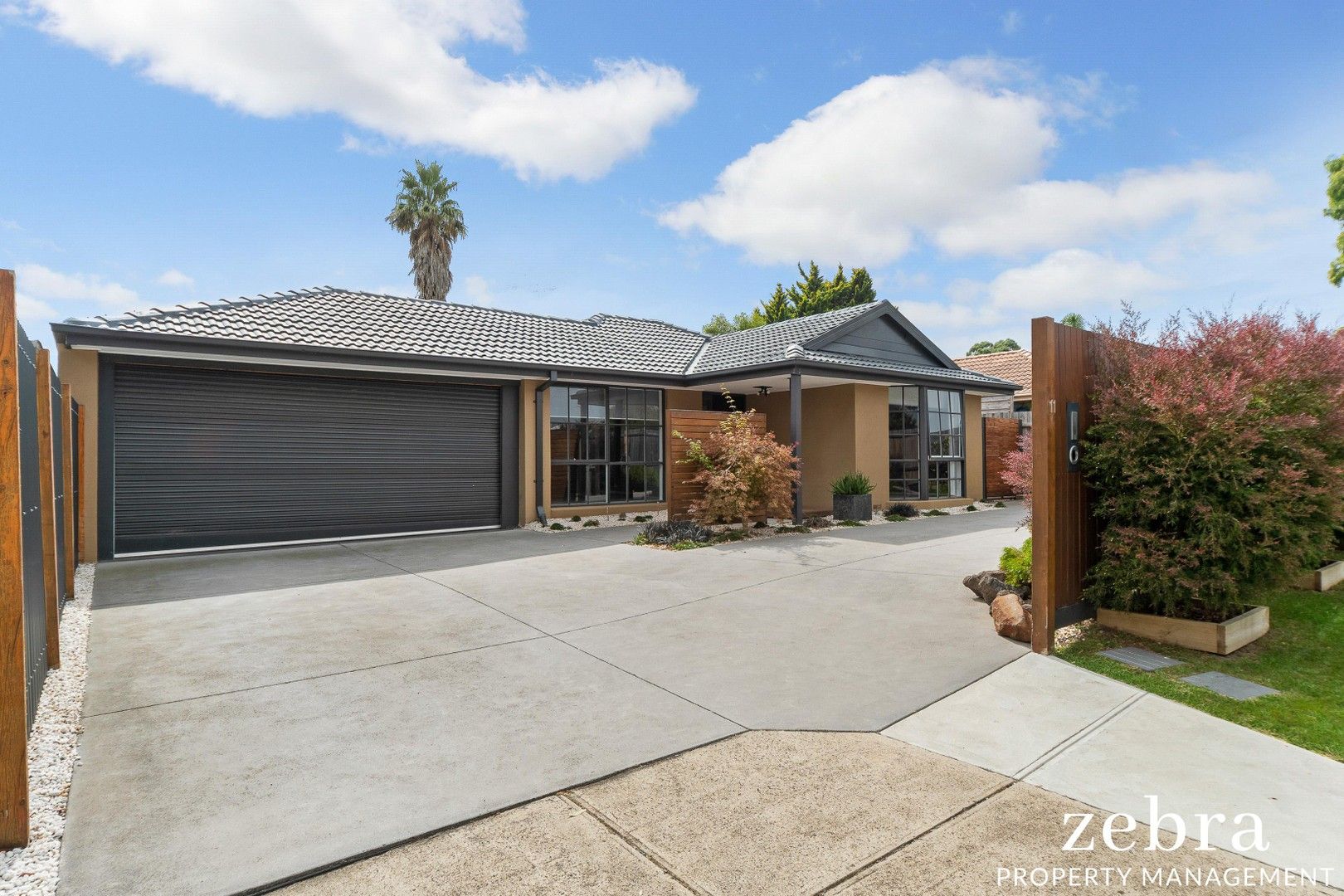 4 bedrooms House in 11 Hellenic Court CARRUM DOWNS VIC, 3201