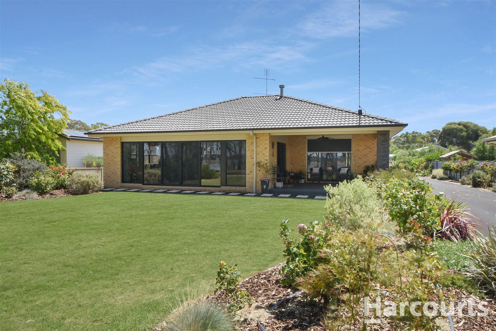 185 Lake Street, Edenhope VIC 3318