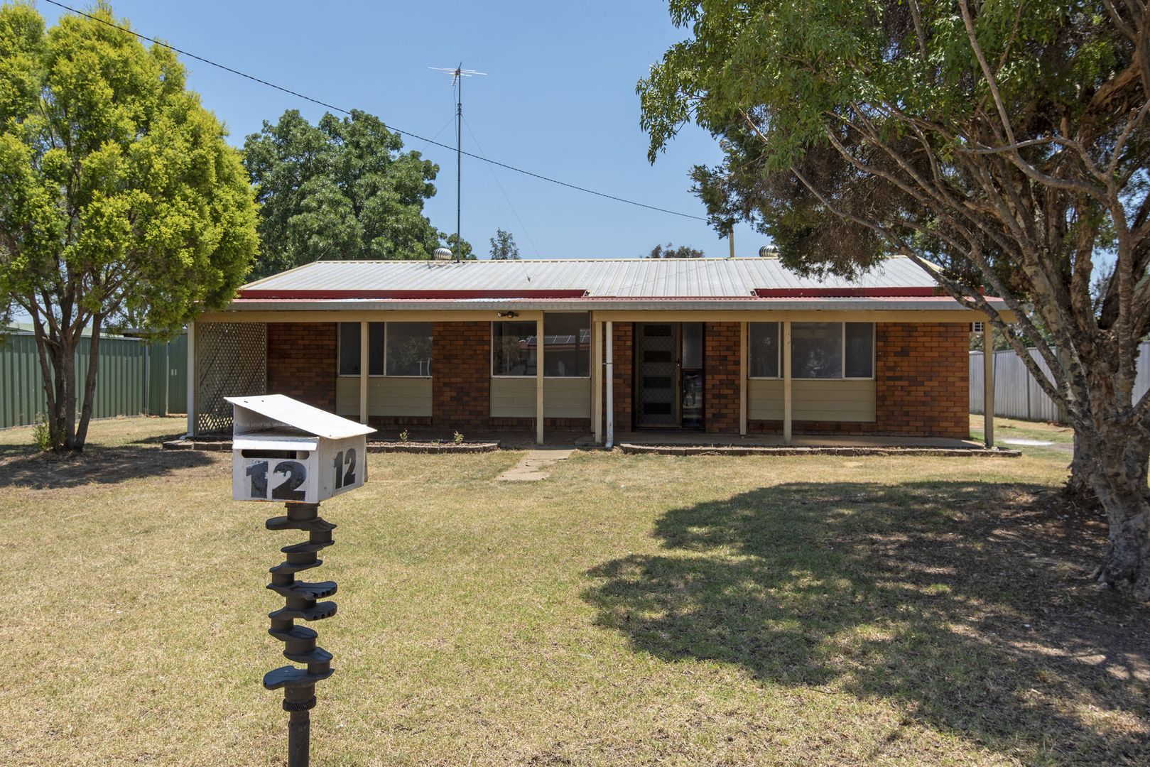 12 Rome Street, Oakey QLD 4401, Image 2