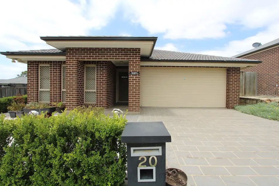 4 bedrooms House in 20 Tottenham Place GLENFIELD NSW, 2167