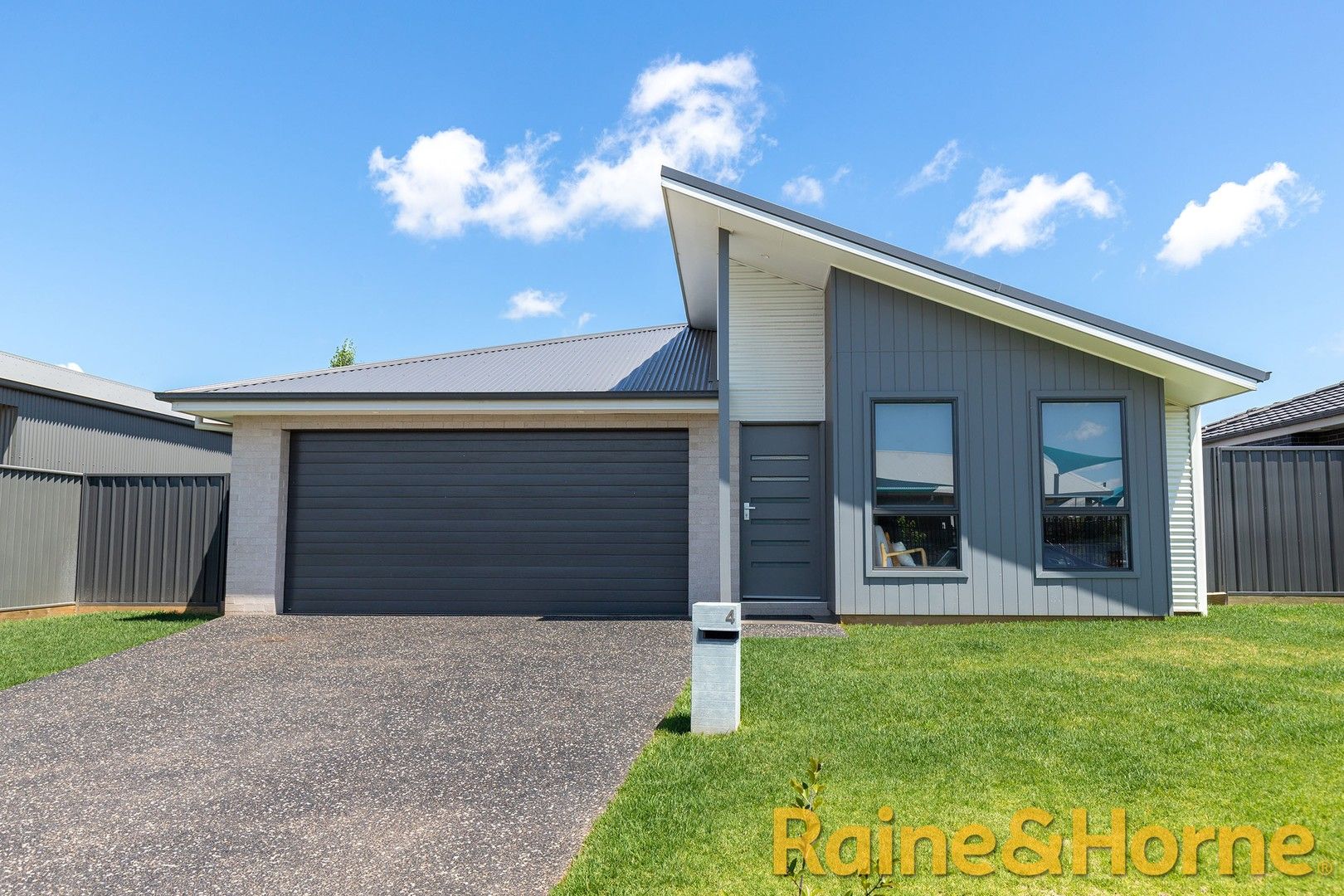4 bedrooms House in 4 Freshwater Drive DUBBO NSW, 2830