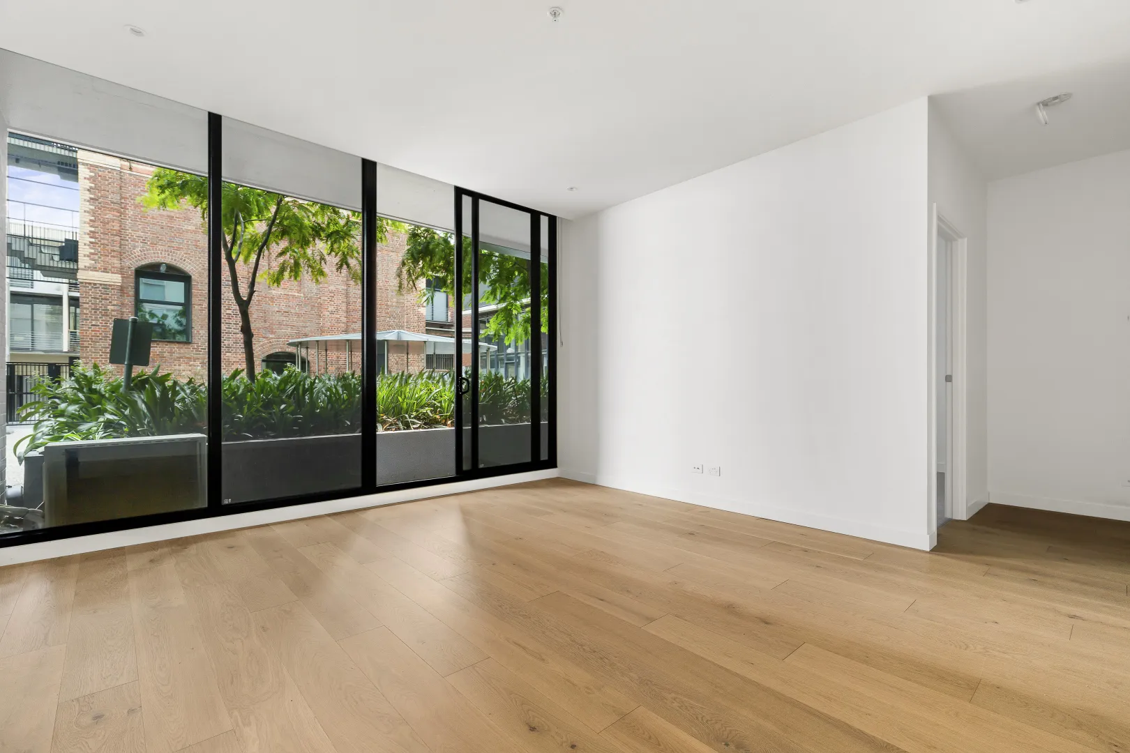 Apartment in Collingwood - View 4