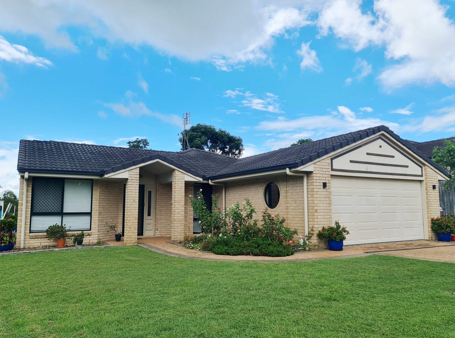 4 bedrooms House in 3 Bowlers Dr SOUTHSIDE QLD, 4570