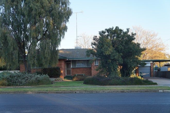 Picture of 28 Kingfisher Avenue, COLEAMBALLY NSW 2707