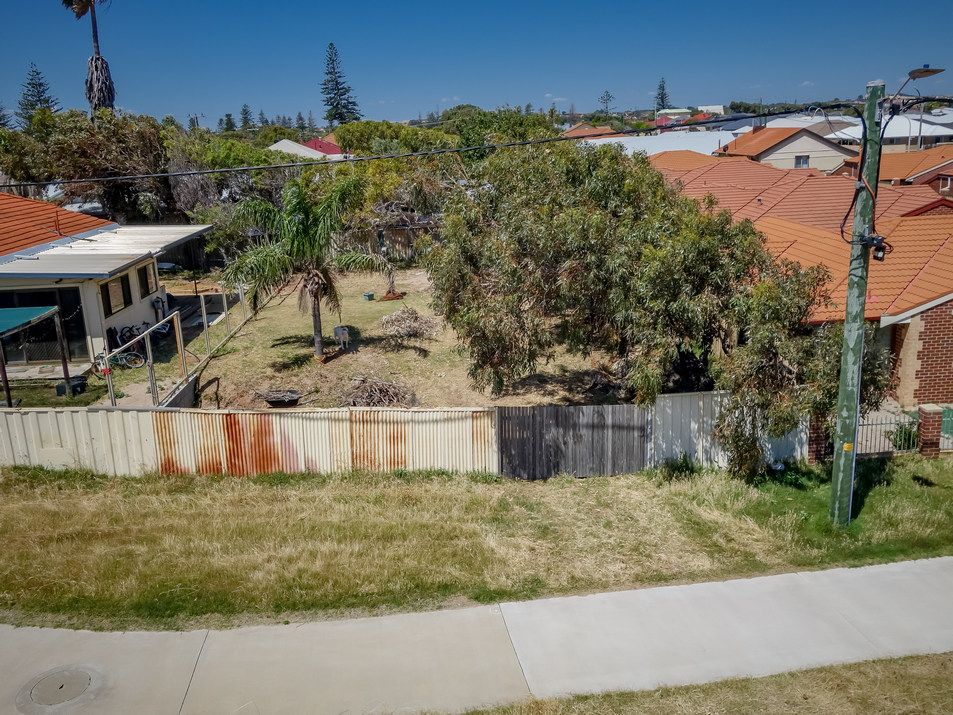11 Crowther Street, Beachlands WA 6530, Image 1