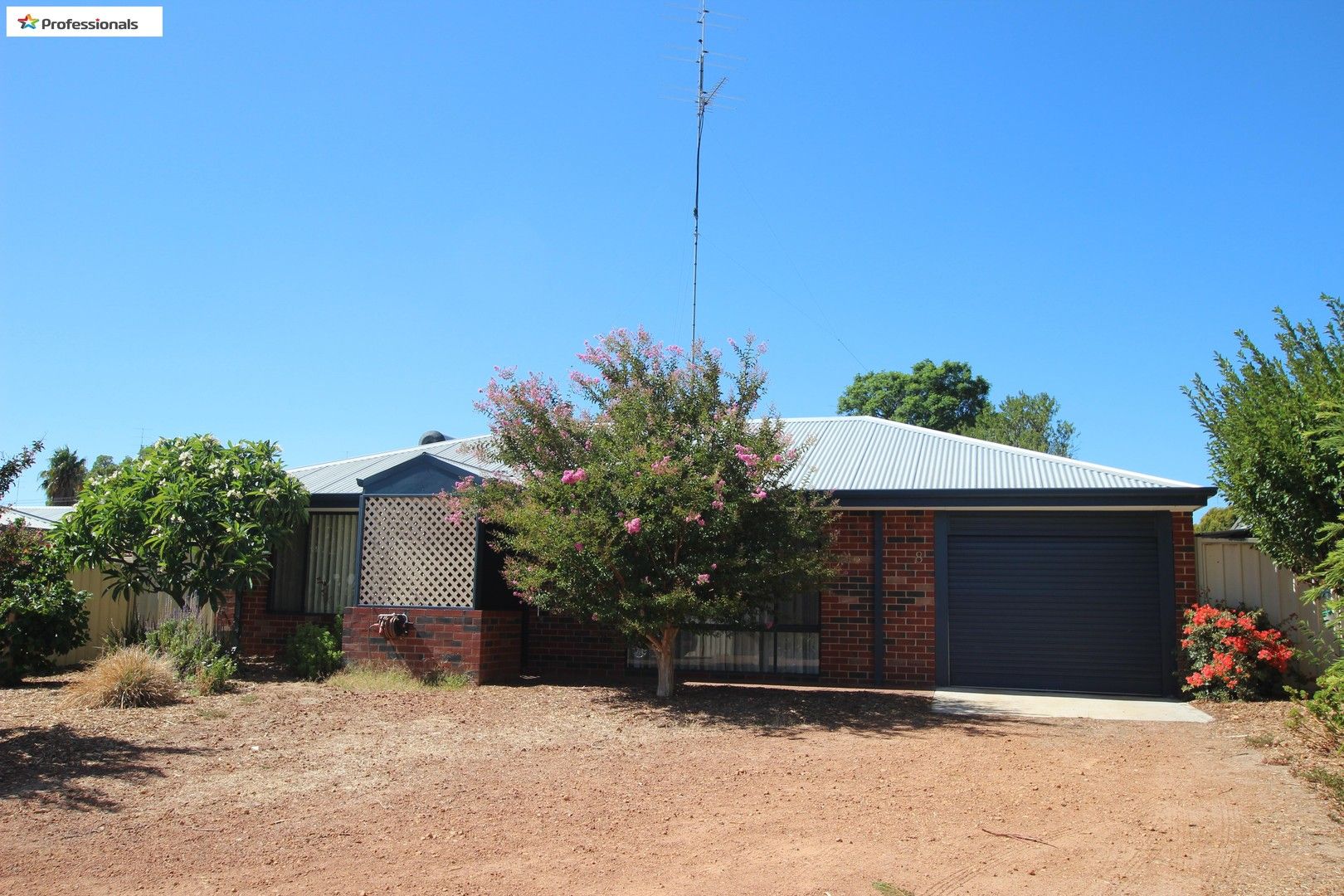 8/14 Thatcher St, Waroona WA 6215, Image 0