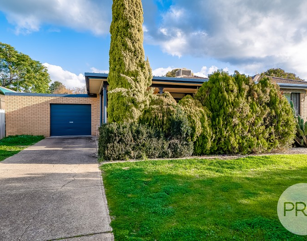 11 Dunn Avenue, Forest Hill NSW 2651