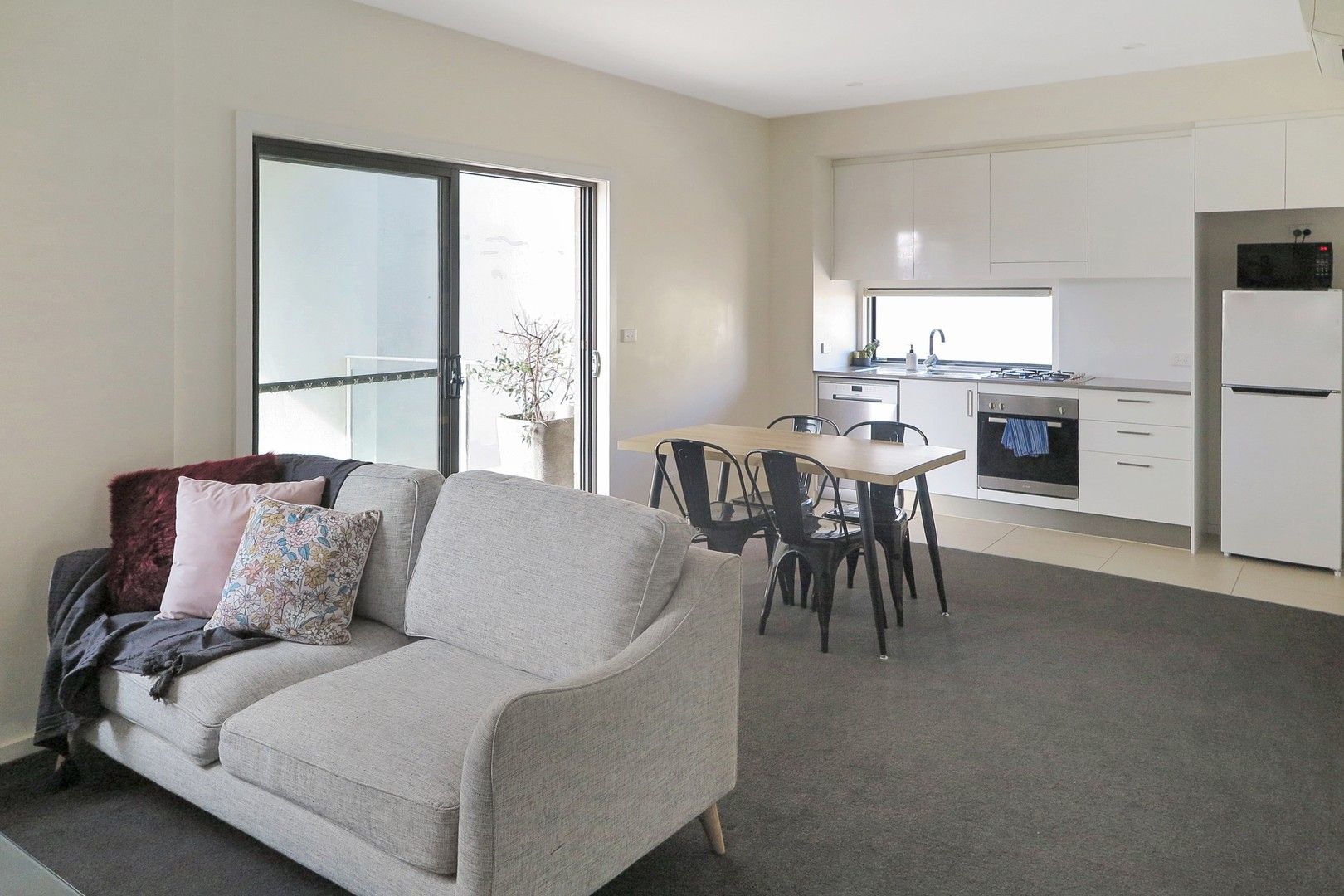 2 bedrooms Apartment / Unit / Flat in 606/9 Watt Street NEWCASTLE NSW, 2300