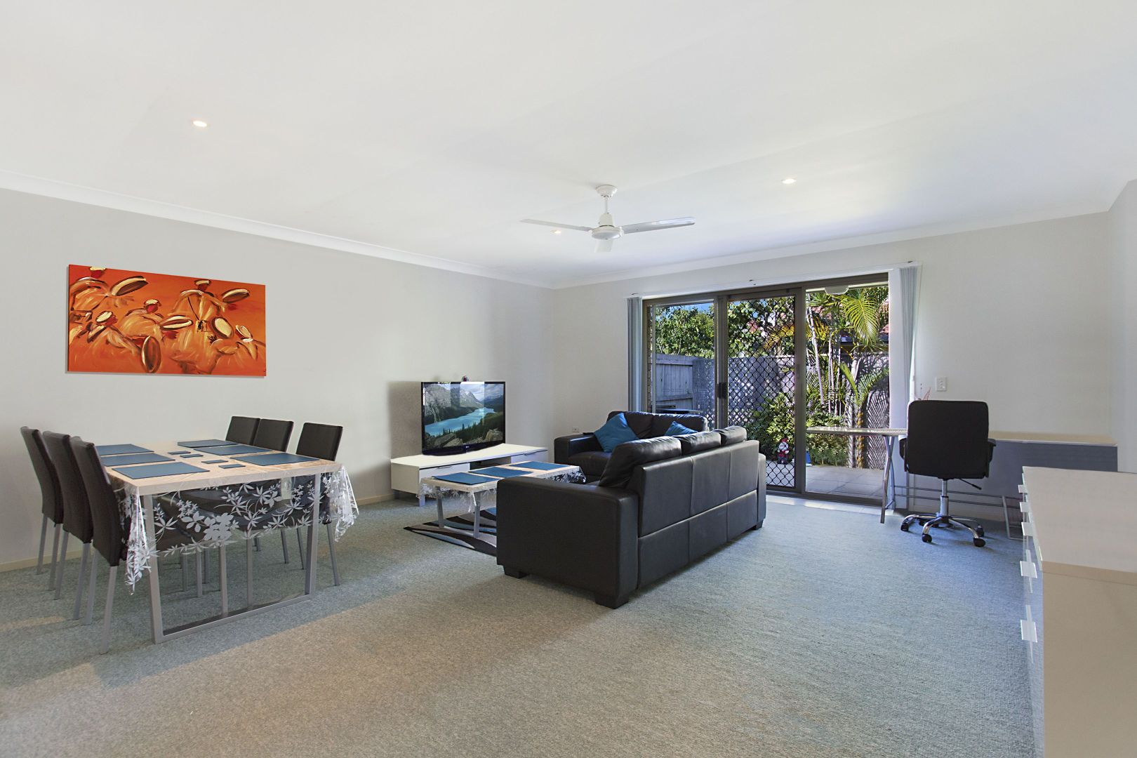 6/11 Waterford Court, Bundall QLD 4217, Image 2