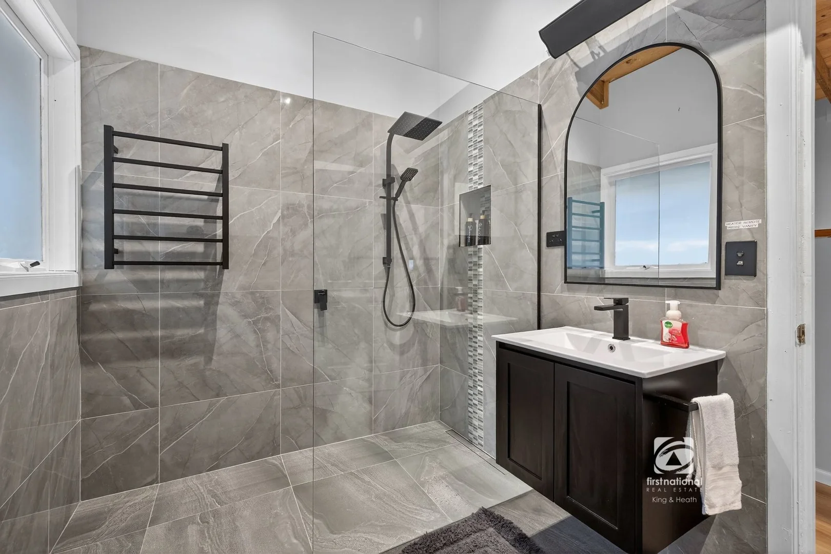 Additional image 22 of 7 Gay Street, Lakes Entrance VIC 3909