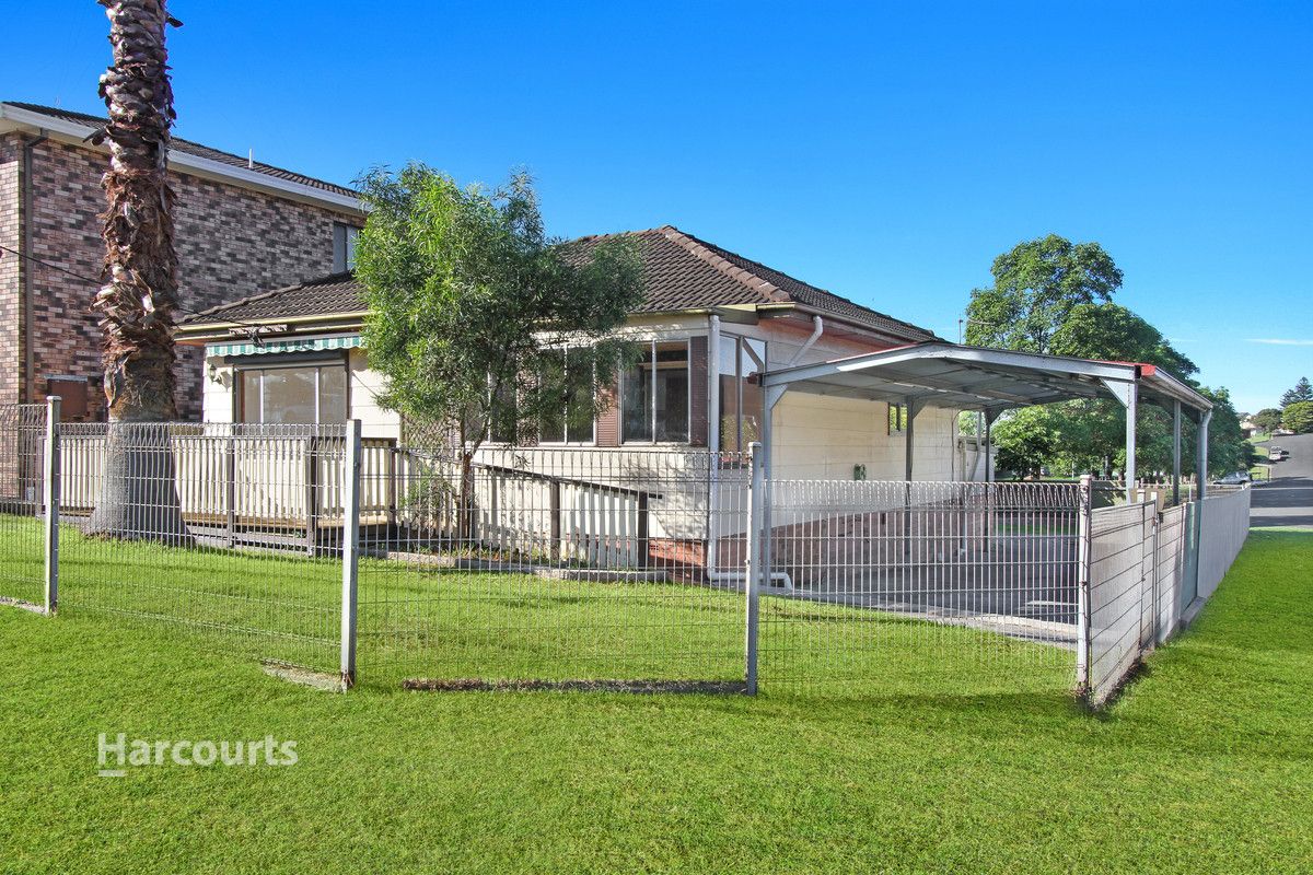 39 Barina Avenue, Lake Heights NSW 2502, Image 1