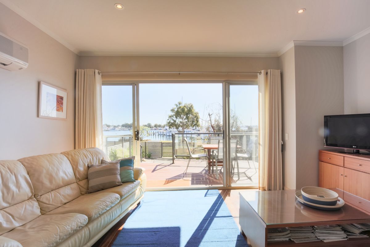 3/70 Eighth Avenue, Raymond Island VIC 3880, Image 2