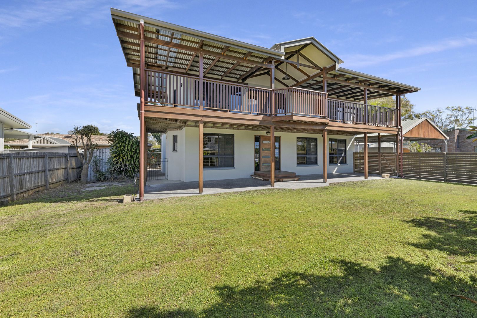 11 Poinciana Ct, Moore Park Beach QLD 4670, Image 1