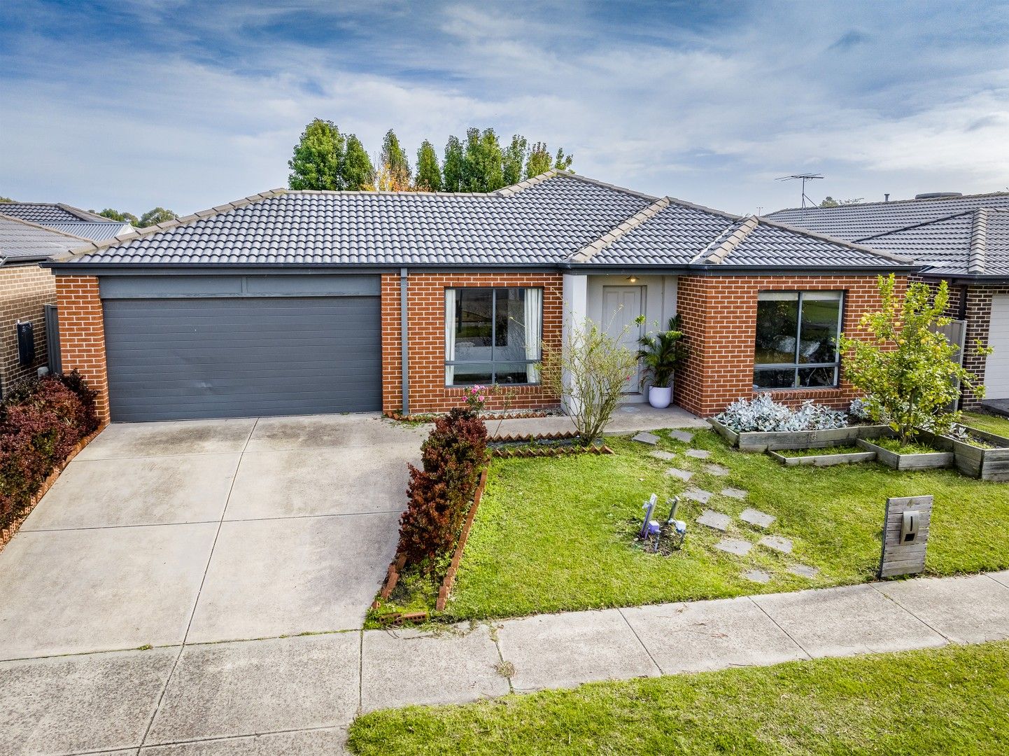 4 Tattle Grove, Cranbourne East VIC 3977, Image 0