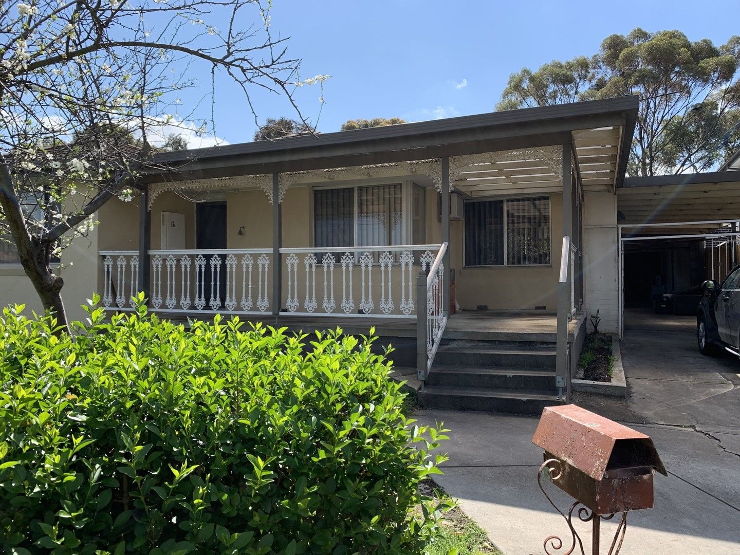 3 bedrooms House in 16 Teal Crescent LALOR VIC, 3075